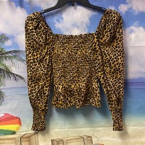 Brand new with tags Woman’s Francesca’s top. Size is XS.